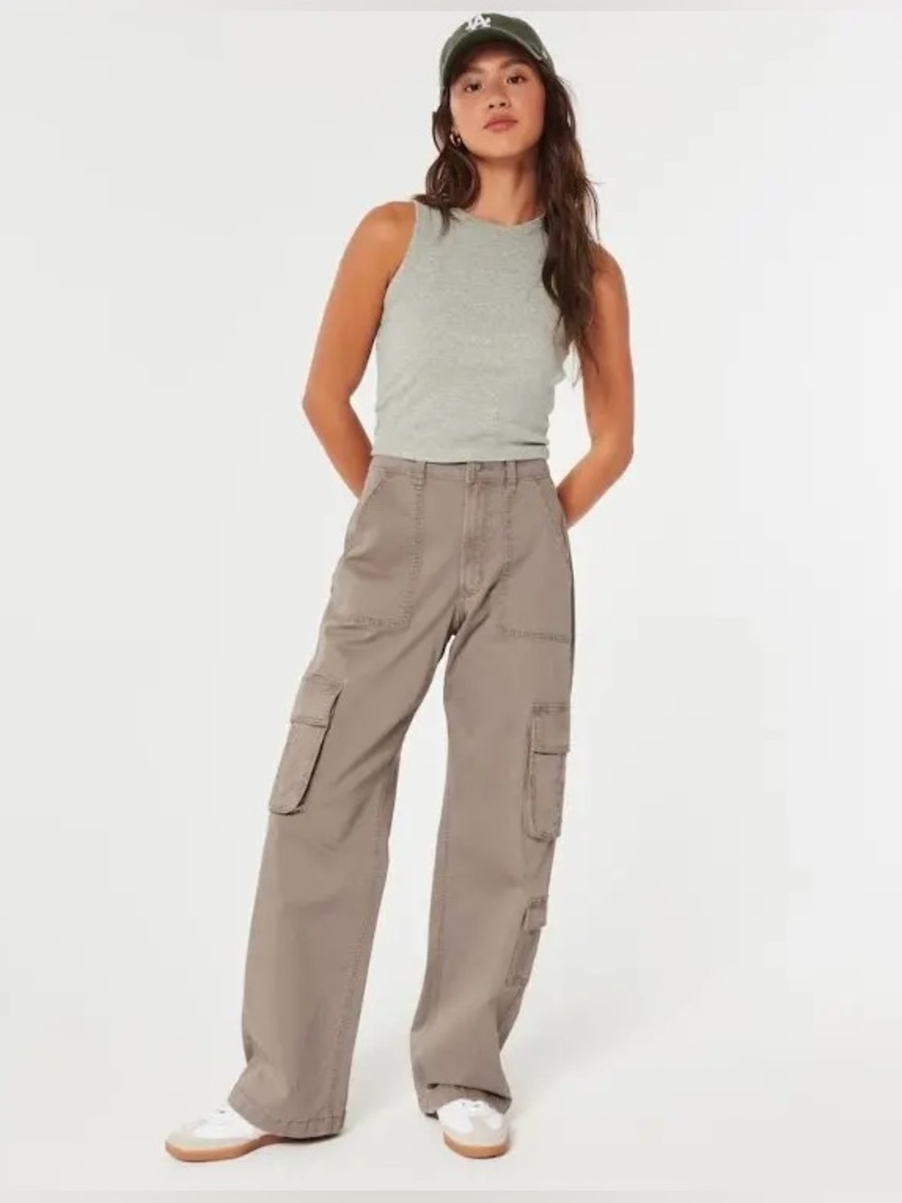 Hollister Ultra High-Rise Baggy Cargo Pants Khaki Tan Size 14R Waist 32